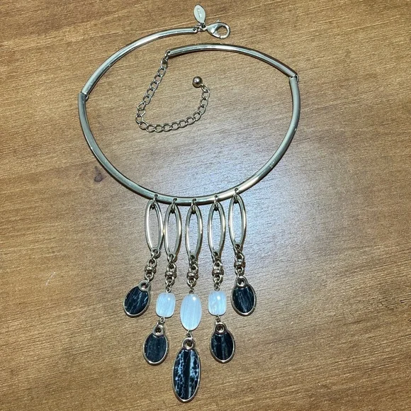 Chico’s Gold Tone Black & White Dangle Beaded Bib Necklace - Picture 7 of 7